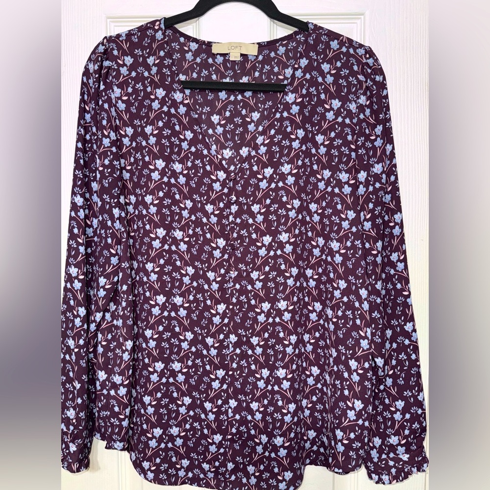 LOFT women’s floral pleaded long sleeve blouse